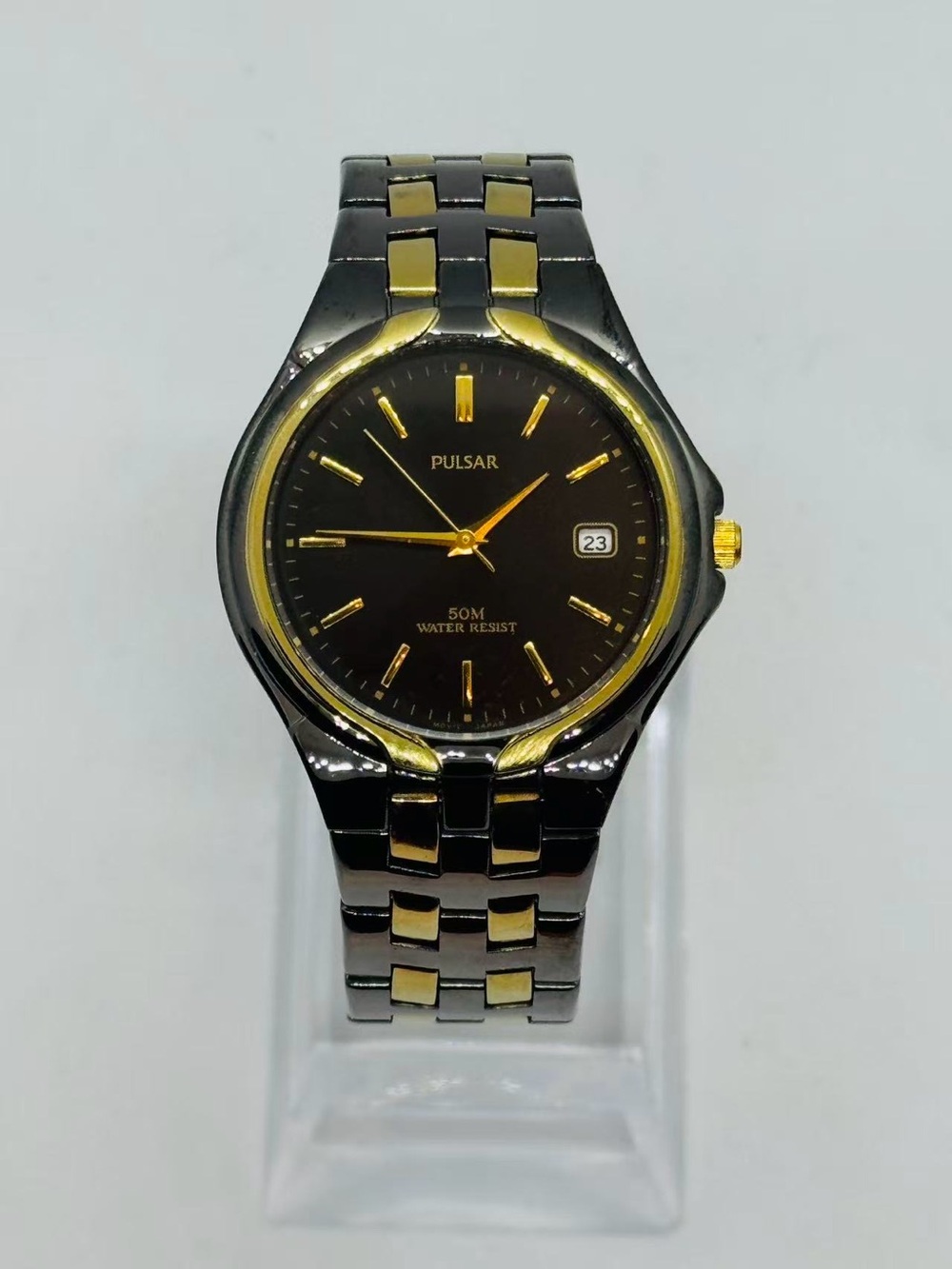 Vintage Pulsar Men Quartz Watch Black Gold Tone Date 32mm Japan New Battery Runs